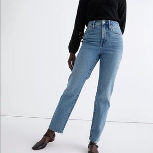 The Tall Curvy Perfect Vintage Straight Jean color DM5567